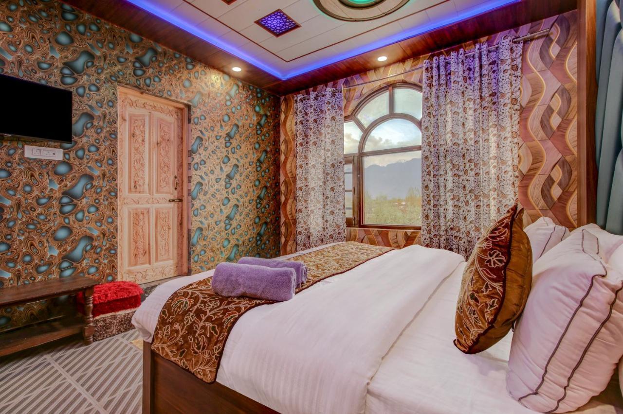 Hotel Royal Hameed Srīnagar Zewnętrze zdjęcie